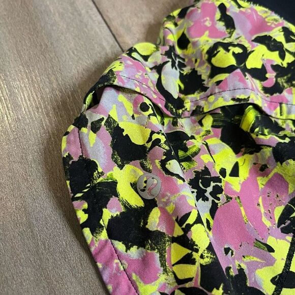 Lululemon Black Pattern Athletic‎ Workout Shorts Women 6 - Picture 5 of 5